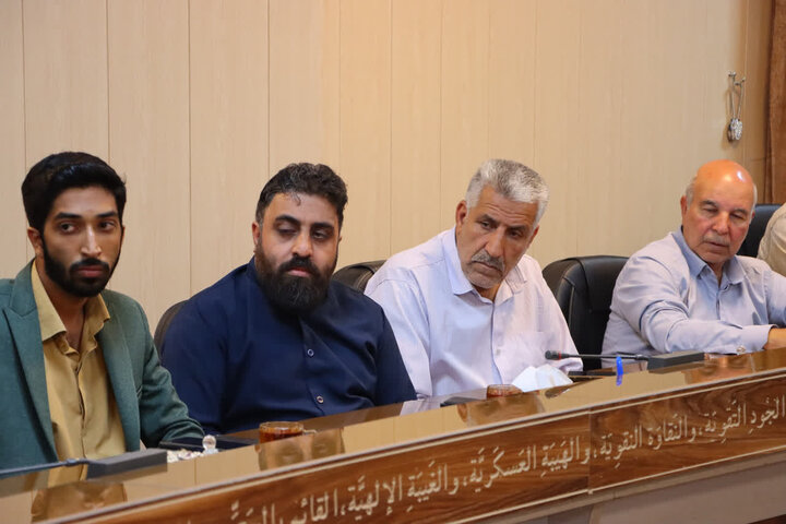 تصاویر/ نشست هم اندیشی فعالان قرآنی شهرستان بافق