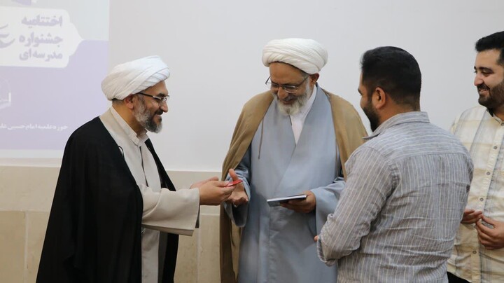 تصاویر| اختتامیه چهارمین جشنواره مدرسه ای علامه حلی(ره) در مدرسه علمیه رهنان