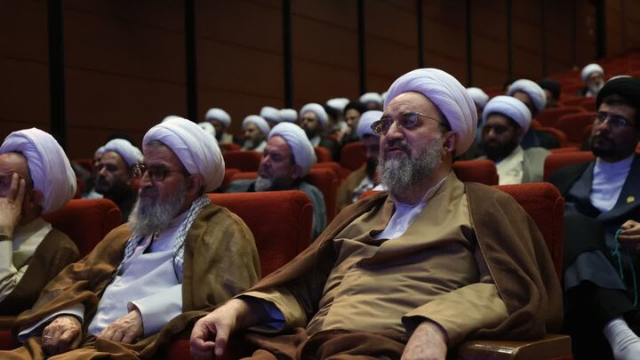 تصاویر/ نشست سالانه ائمه جمعه مراکز شهرستان‌های سراسر کشور