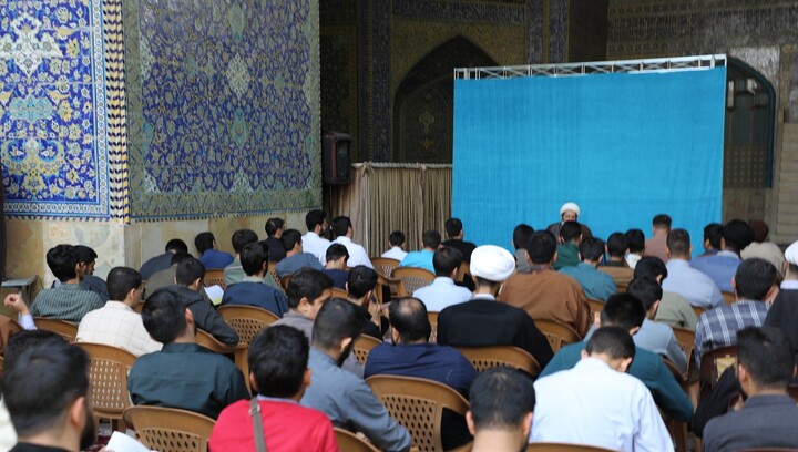تصاویر| برگزاری نشست پژوهشی در مدرسه علمیه امام صادق (ع)