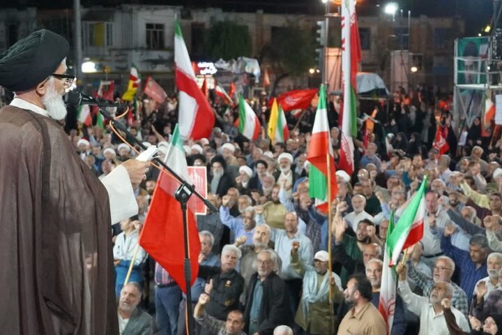تصاویر / میدان‌داری علما و روحانیون شیعه و سنی در میدان وحدت گرگان
