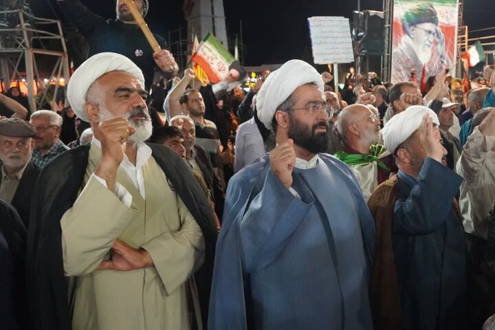 تصاویر / میدان‌داری علما و روحانیون شیعه و سنی در میدان وحدت گرگان