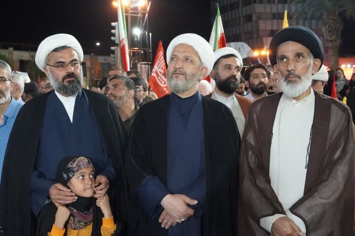 تصاویر / میدان‌داری علما و روحانیون شیعه و سنی در میدان وحدت گرگان