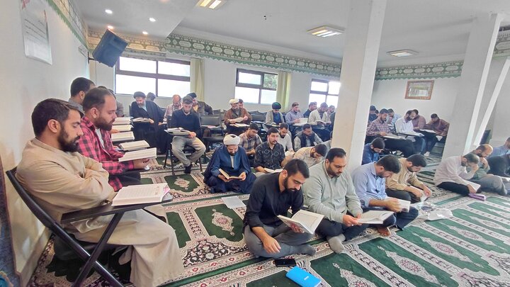 تصاویر/ برگزاری محفل قرآنی در مدرسه علمیه امام حسن عسکری (ع) شهرستان آمل
