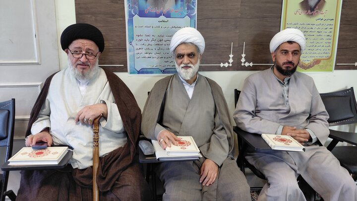 تصاویر/ برگزاری محفل قرآنی در مدرسه علمیه امام حسن عسکری (ع) شهرستان آمل