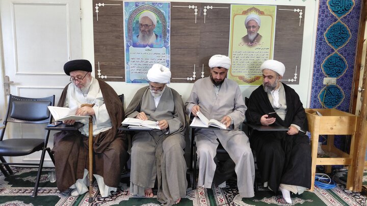 تصاویر/ برگزاری محفل قرآنی در مدرسه علمیه امام حسن عسکری (ع) شهرستان آمل