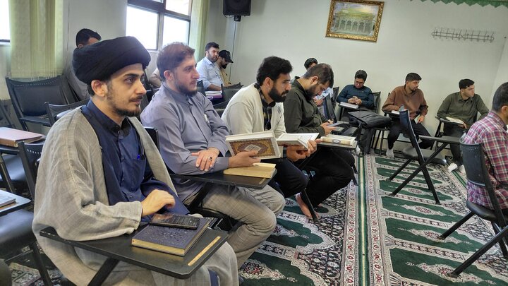 تصاویر/ برگزاری محفل قرآنی در مدرسه علمیه امام حسن عسکری (ع) شهرستان آمل