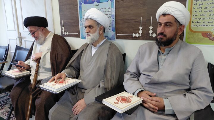 تصاویر/ برگزاری محفل قرآنی در مدرسه علمیه امام حسن عسکری (ع) شهرستان آمل