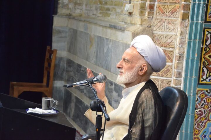 تصاویر/حضور نماینده ولی‌فقیه در استان مرکزی در جمع طلاب مدرسه علمیه امام خمینی (ره) اراک
