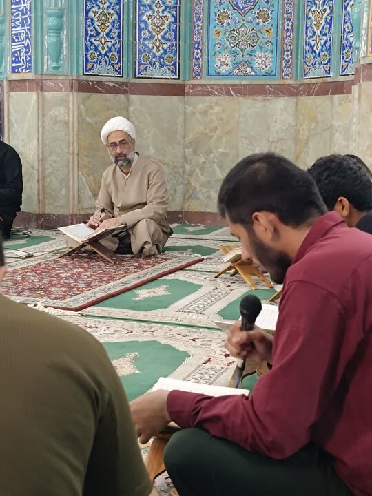 تصاویر/ جلسه قرائت قرآن کریم طلاب مدرسه علمیه آیت‌الله مدنی کاشانی(ره)
