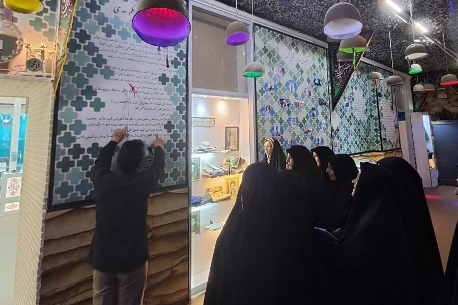 بازدید طلاب جدید الورود اردکانی از گنجینه شهدا