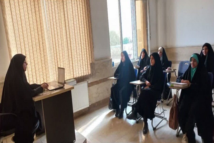 پیش‌نشست همایش بانوی کُرد با محوریت نقش همسری برگزار شد