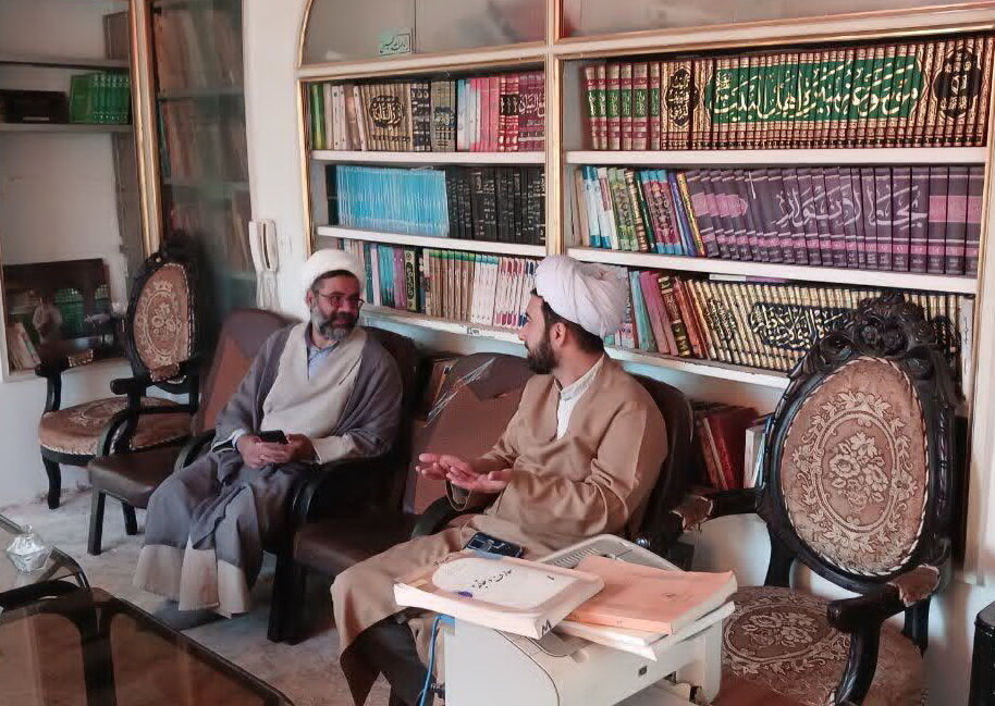 طلاب جدیدالورود مدرسه علمیه آیت‌الله مصطفوی کاشان جذب بسیج می‌شوند