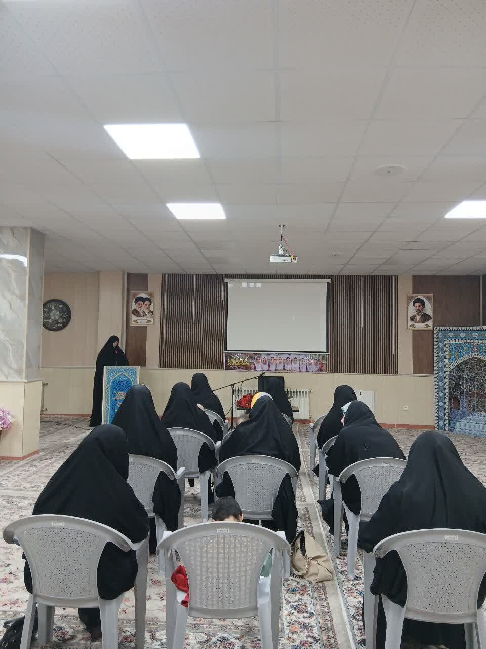 طرح «اربعین تعالی» در حوزه‌های علمیه خواهران کردستان
