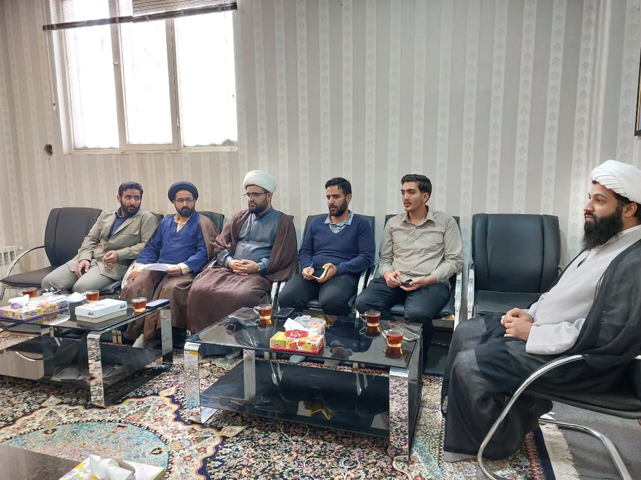 نهادهای حوزوی انسجام خودشان را حفظ کنند/طلاب جهادی هیچ موقع از درس فاصله نگیرند