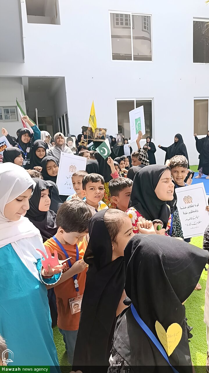 تجمع همبستگی دانشآموزان کراچی پاکستان با مردم مظلوم یمن