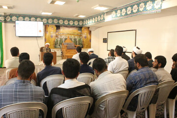 تصاویر/ سی‌ و یکمین جلسه از سلسله جلسات شرح صحیفه سجادیه در مدرسه علمیه امام مهدی (عج) کرمان