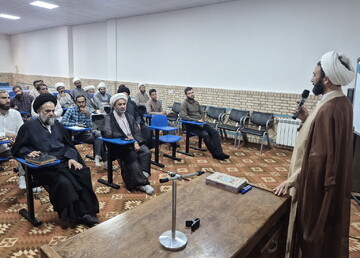 طلاب در رشته‌های تخصصی حوزوی تحصیل کنند