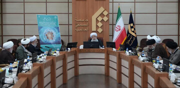 Seminary Official: Persian Is the Language of the Islamic Revolution