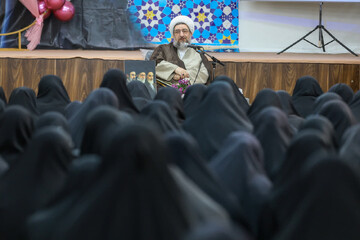 اخلاص و بازنگری مداوم در نیت، شالوده اصلی سلوک حوزوی است