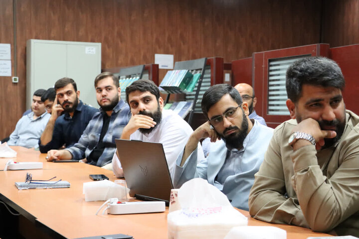 تصاویر/ نشست «فقه نظام ساز» در مدرسه علمیه امام رضا(ع)