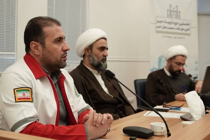 تصاویر/ نشست مشترک جمعیت هلال‌احمر و حوزه‌ علمیه آذربایجان‌شرقی با انعقاد تفاهم‌نامه همکاری