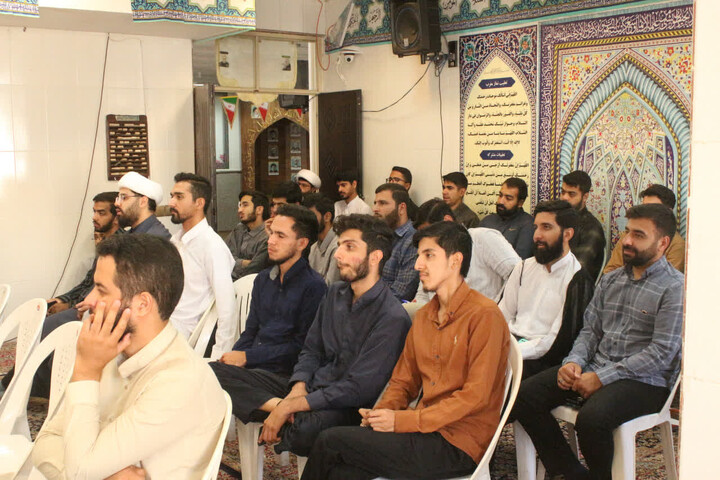 تصاویر/  سی‌ و یکمین جلسه از سلسله جلسات شرح صحیفه سجادیه در مدرسه علمیه امام مهدی (عج) کرمان