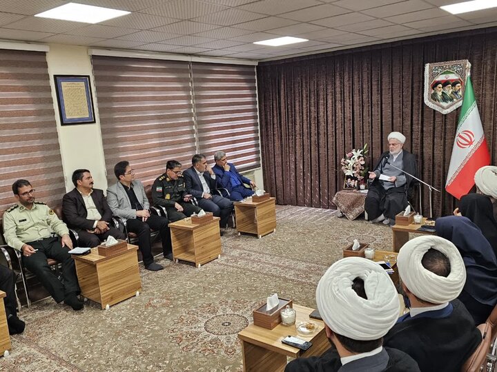 تصاویر/نشست هماهنگی دستگاه‌های اجرایی کردستان برای همایش ملی «بانوی کُرد»