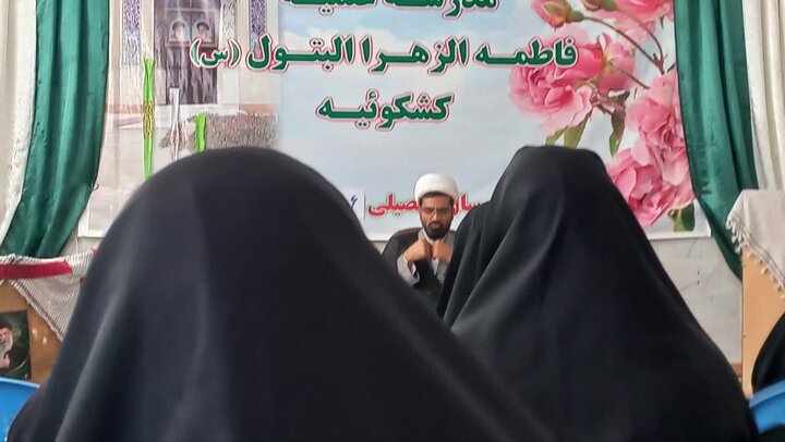 تصاویر/ جلسه توجیهی مبلغان طرح امین در مدرسه علمیه فاطمه الزهرا(س) کشکوئیه