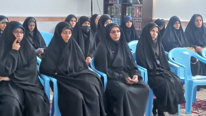 تصاویر/ جلسه توجیهی مبلغان طرح امین در مدرسه علمیه فاطمه الزهرا(س) کشکوئیه