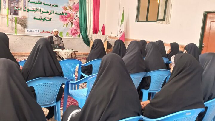 تصاویر/ جلسه توجیهی مبلغان طرح امین در مدرسه علمیه فاطمه الزهرا(س) کشکوئیه