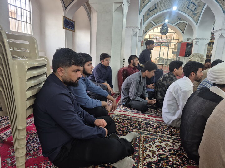 تصاویر/ نشست «تبیین سبک زندگی اسلامی با تاکید بر طب سنتی» در مدرسه علمیه آقابزرگ کاشان