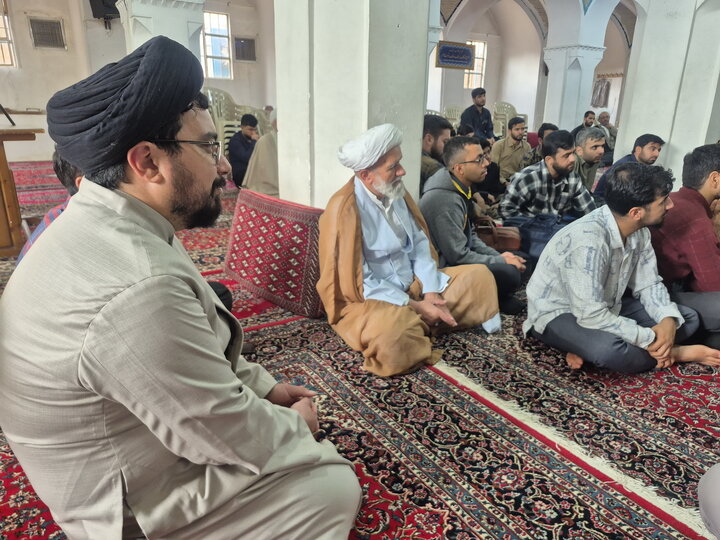 تصاویر/ نشست «تبیین سبک زندگی اسلامی با تاکید بر طب سنتی» در مدرسه علمیه آقابزرگ کاشان