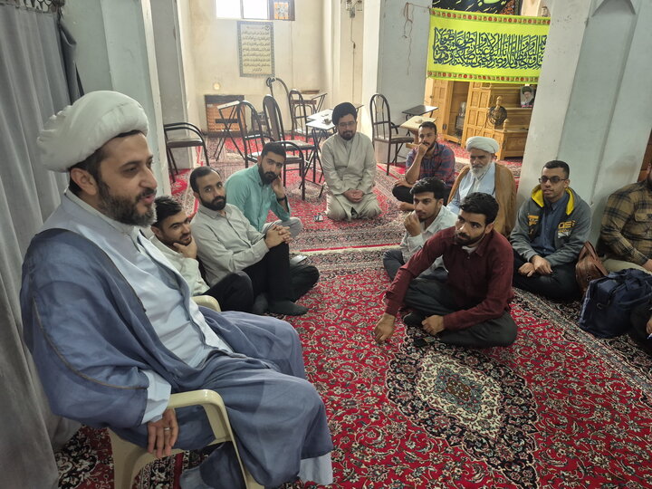 تصاویر/ نشست «تبیین سبک زندگی اسلامی با تاکید بر طب سنتی» در مدرسه علمیه آقابزرگ کاشان