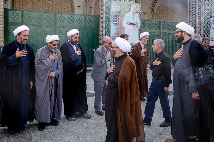 تصاویر| تشییع امام جمعه سابق بیرجند در حرم امام رضا(ع)