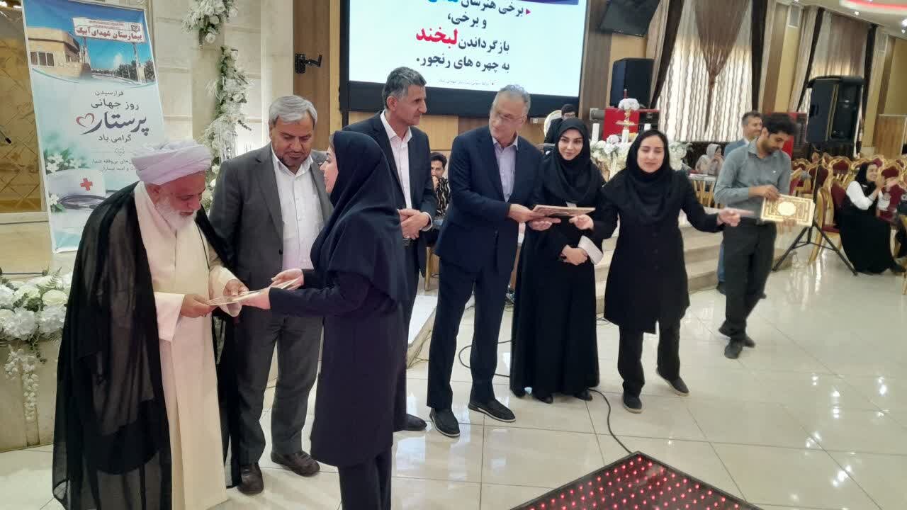 پرستاران با الگوگرفتن از حضرت زینب (س) به مردم خدمت می کنند/پرستاران در خط مقدم نظام سلامت در جامعه هستند