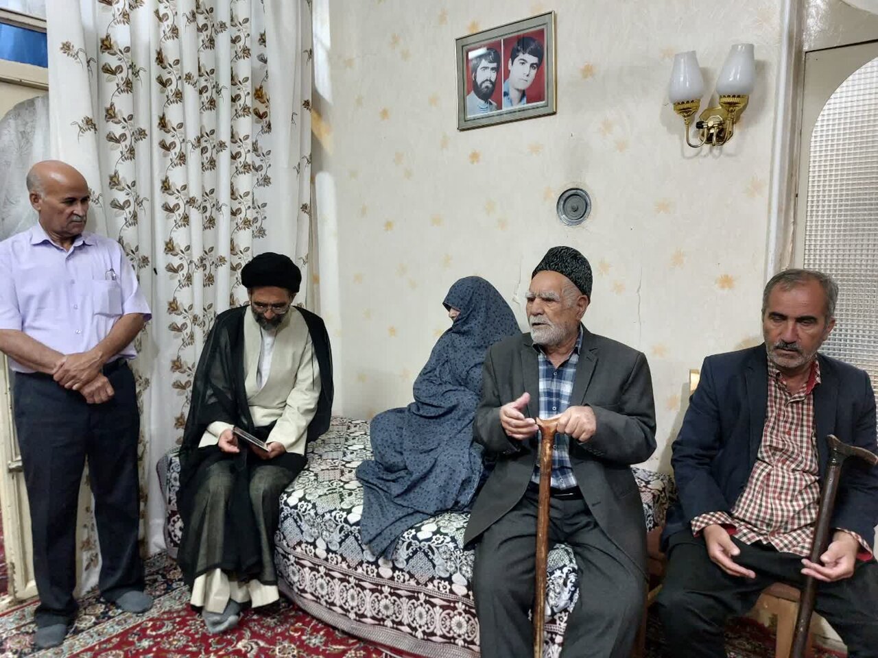 حضور مستمر امام جمعه کاشان در تجمعات شبانه مردمی+ تصاویر