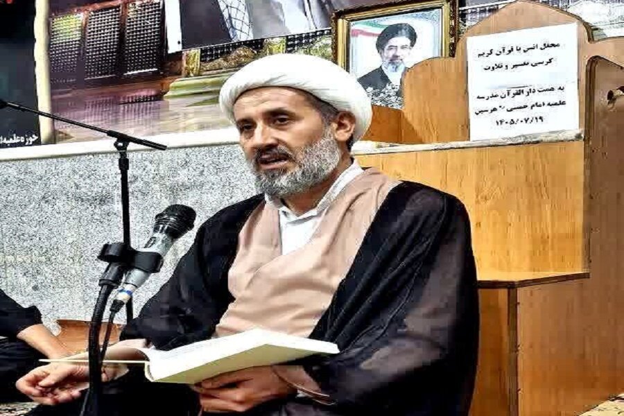 راه تقوای الهی در گرو تلاوت، تدبر و عمل به قرآن است+عکس