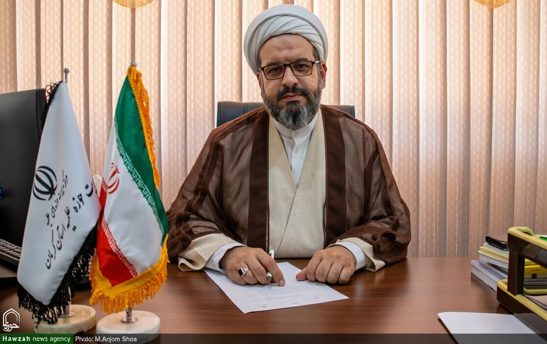 راهکارهای تأمین منابع مالی پایدار برای مدارس علمیه کرمان بررسی شد