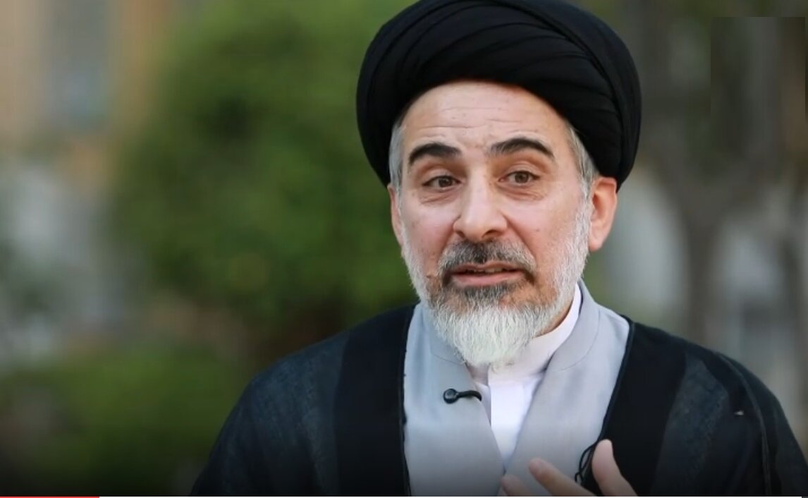 اقامه نماز در جامعه، صبر و استقامت در جهاد از الزامات حکومت صالحان است