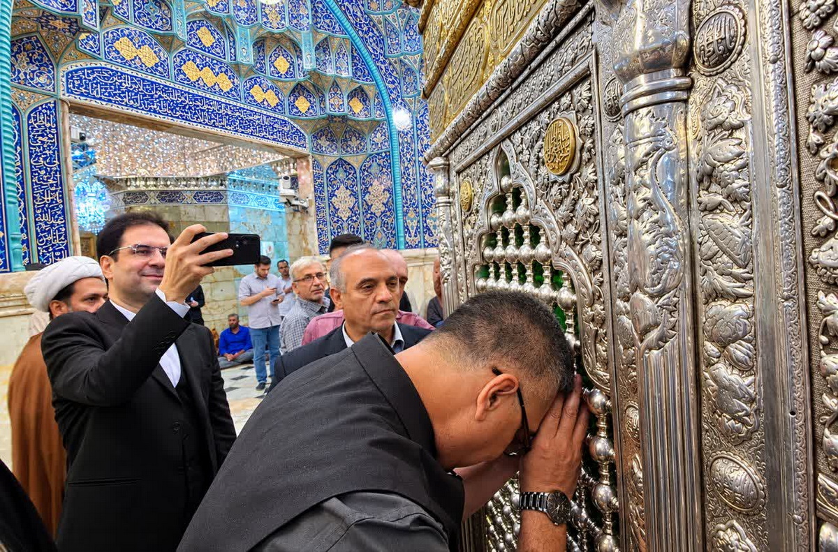 تصاویر/ ہندوستانی سفیر کی حرم حضرت فاطمہ معصومہؑ میں حاضری