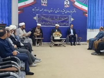 برای برقراری ارتباط مؤثر با نسل جدید باید از ظرفیت روحانیون متخصص بهره گرفت