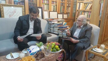 استاندار قم با پدر شعر آیینی ایران دیدار و گفتگو کرد