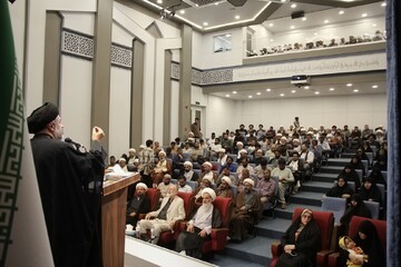 تصاویر/ نشست «بازخوانی نامه‌های امام شهید انقلاب اسلامی به نسل جوان جهان غرب» در قم