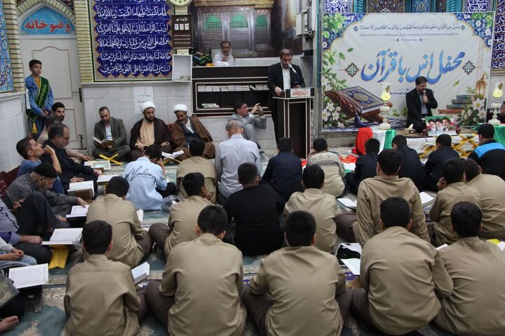 برگزاری محفل انس با قرآن کریم در ملایر