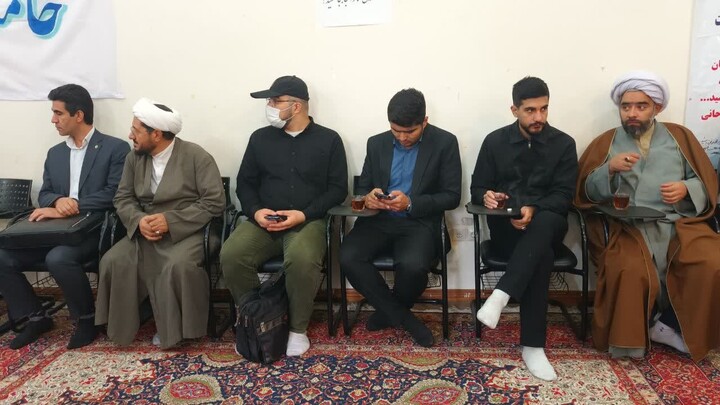 تصاویر / برگزاری نخستین نشست علمی-تخصصی حوزه علمیه طالبیه تبریز با موضوع بررسی حکم قتل فرزند توسط پدر
