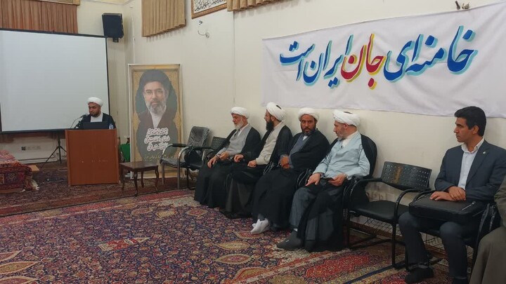 تصاویر / برگزاری نخستین نشست علمی-تخصصی حوزه علمیه طالبیه تبریز با موضوع بررسی حکم قتل فرزند توسط پدر
