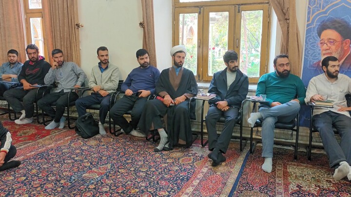 تصاویر / برگزاری نخستین نشست علمی-تخصصی حوزه علمیه طالبیه تبریز با موضوع بررسی حکم قتل فرزند توسط پدر