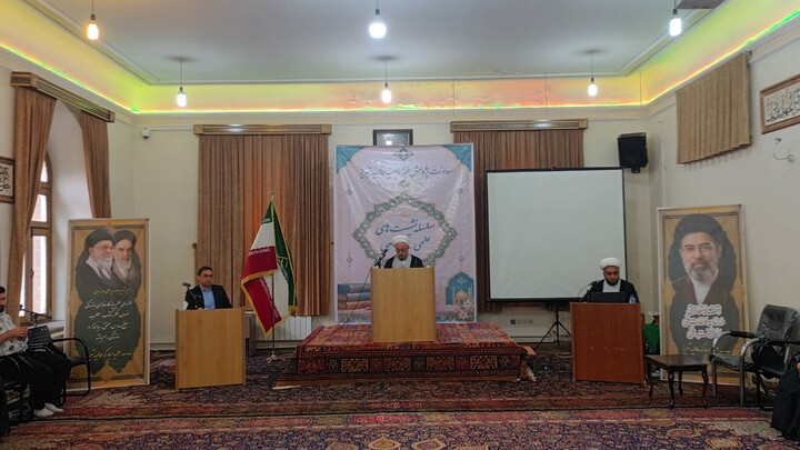 تصاویر / برگزاری نخستین نشست علمی-تخصصی حوزه علمیه طالبیه تبریز با موضوع بررسی حکم قتل فرزند توسط پدر