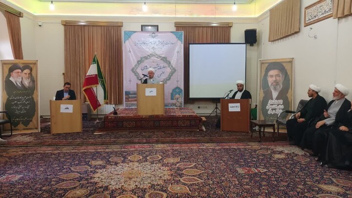 تصاویر / برگزاری نخستین نشست علمی-تخصصی حوزه علمیه طالبیه تبریز با موضوع بررسی حکم قتل فرزند توسط پدر